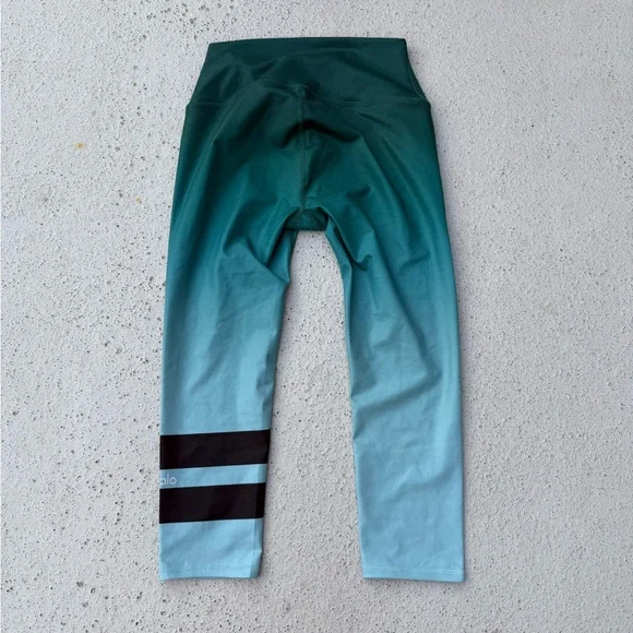 ALO Yoga Airbrush Green Gradient Ombre Leggings Size Medium - Picture 3 of 8